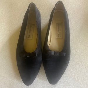 Vintage Liz Claiborne Collection black suede look satin bow  sz.8 1/2N flat shoe